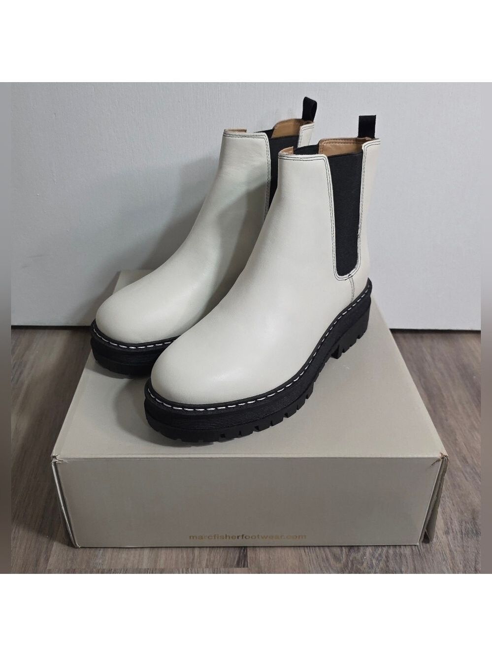 MARC FISHER Pirro-V Chelsea Lugsole Boot Ivory Size 9 - New In Box